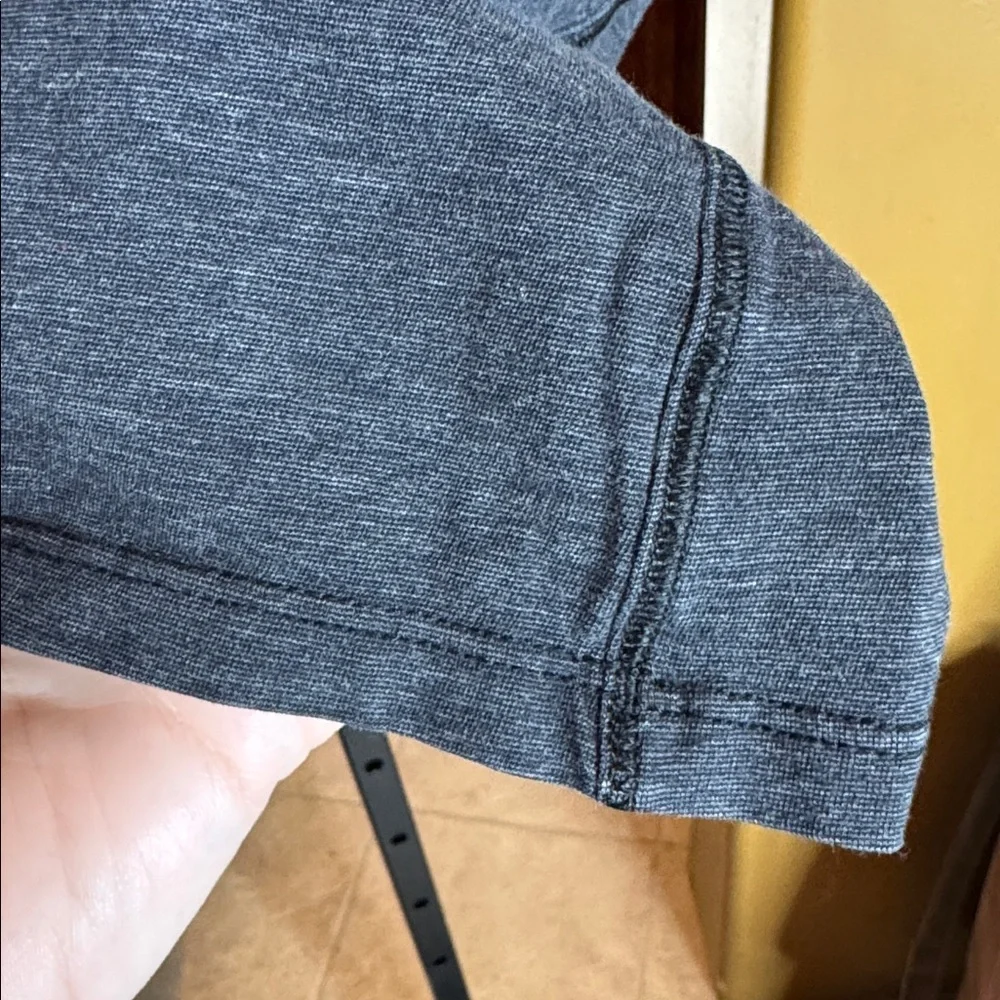 Lululemon Love Tee IV Heather Black Pima Cotton Size 6 (Small)